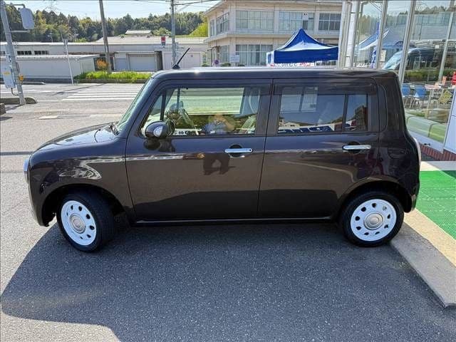 Car thumbnail 4