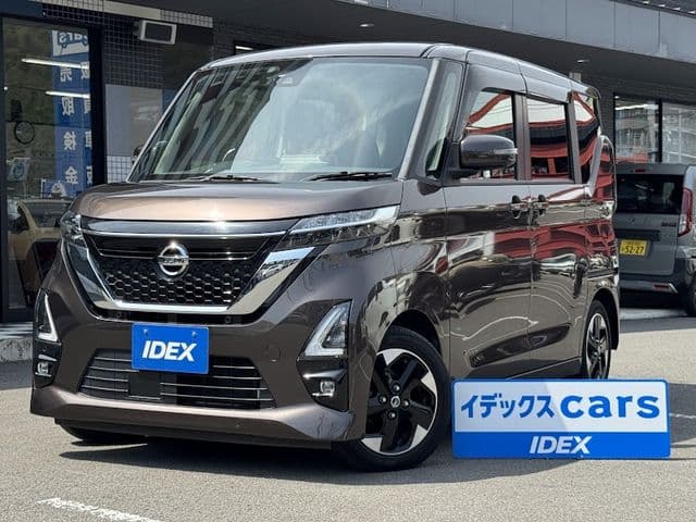 NISSAN