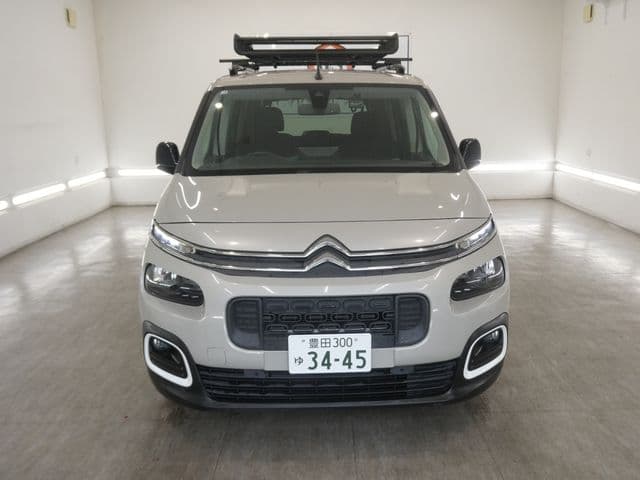 Car thumbnail 4