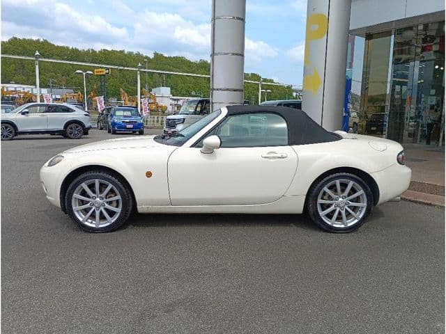 Car thumbnail 3