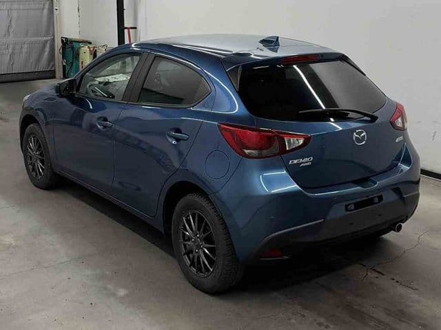 Car thumbnail 4