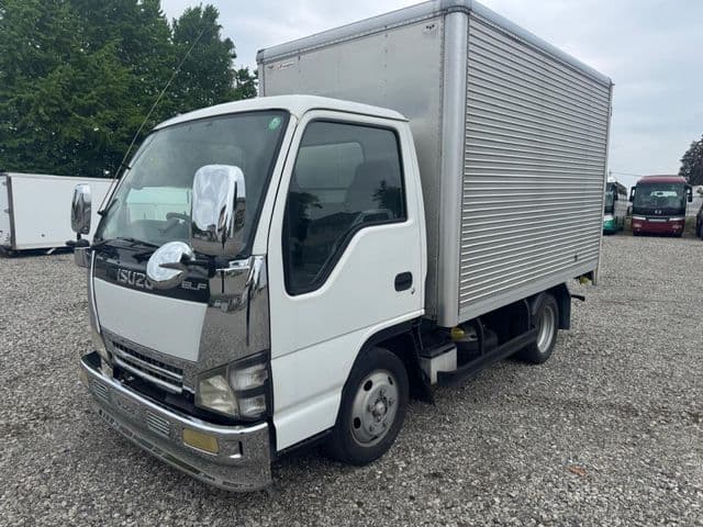 ISUZU