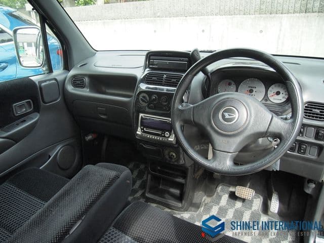 Car thumbnail 3