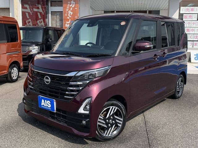 NISSAN