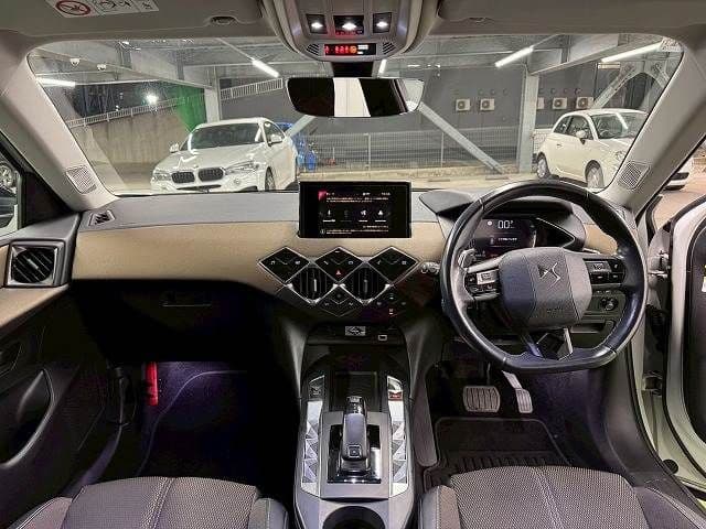 Car thumbnail 3