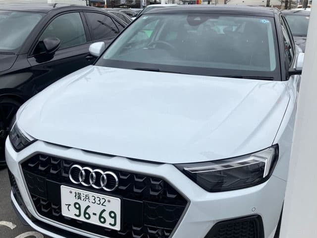 Car image 1