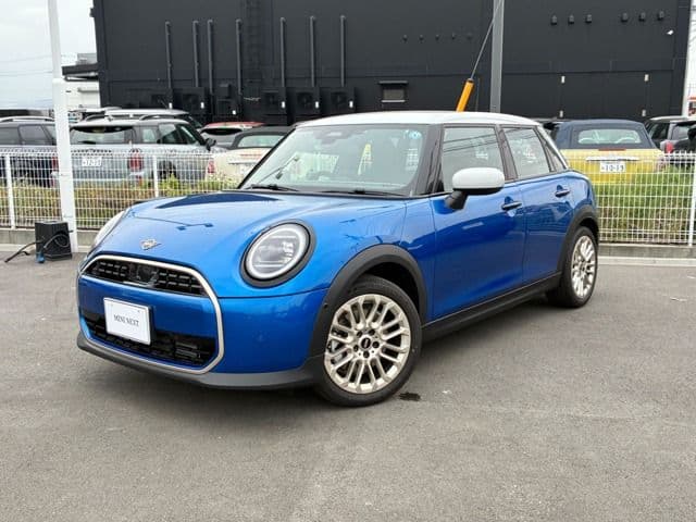 Car image 1