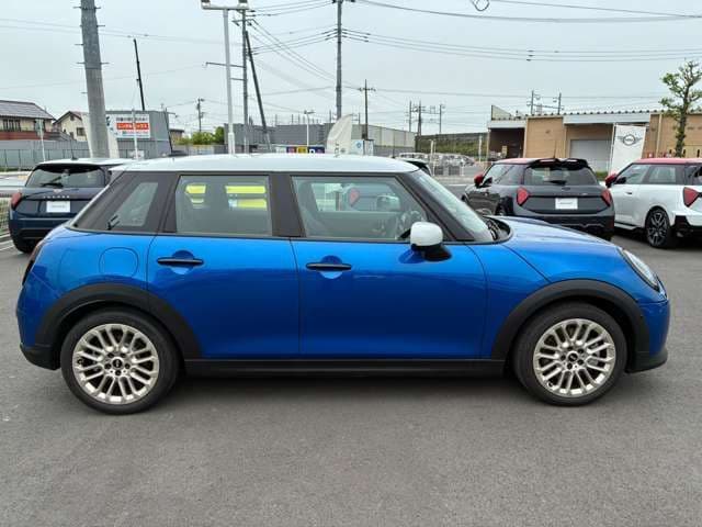 Car thumbnail 4
