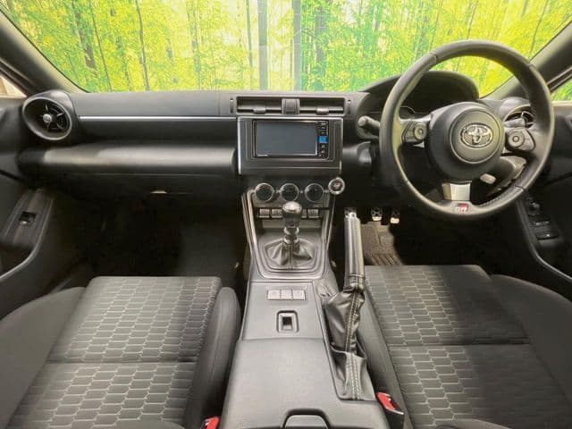 Car thumbnail 3
