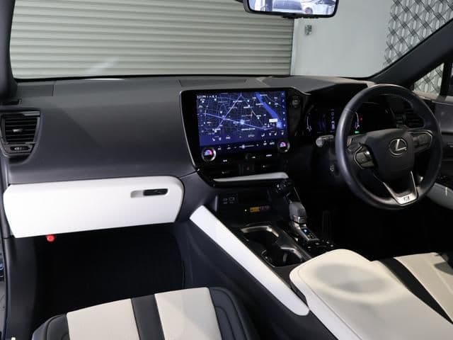 Car thumbnail 3