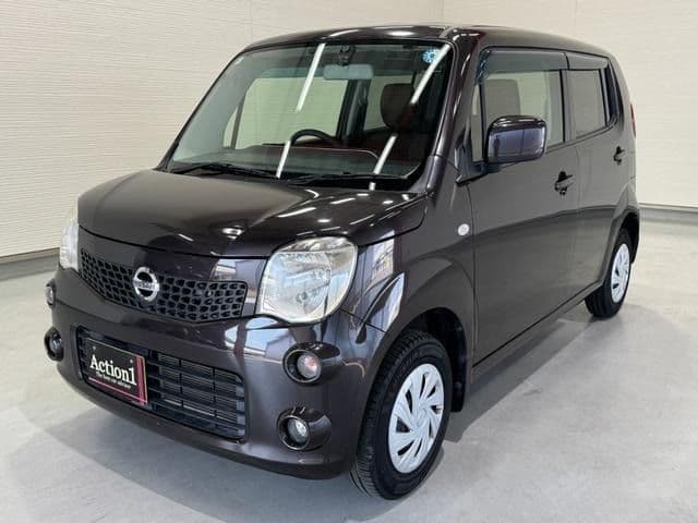 NISSAN