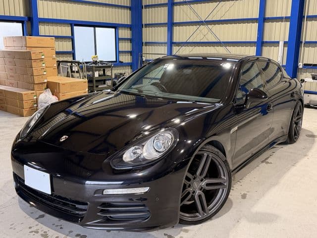 PORSCHE