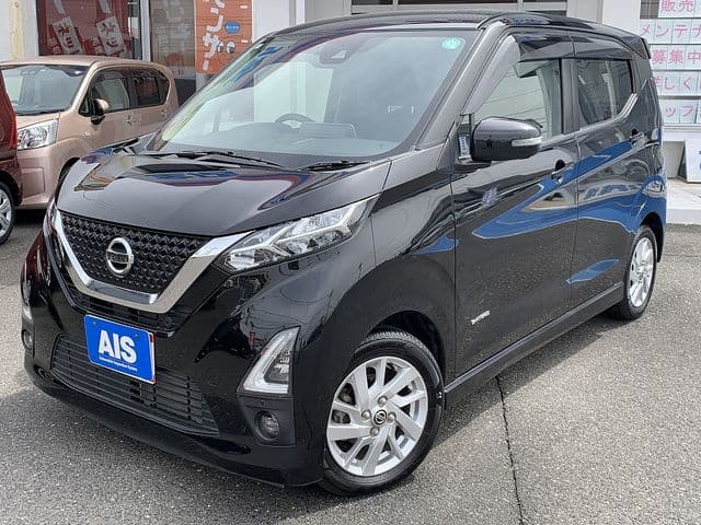 NISSAN