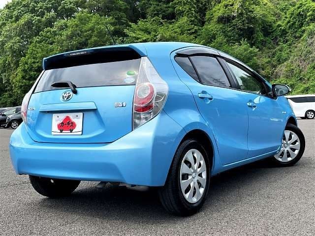 Car thumbnail 3