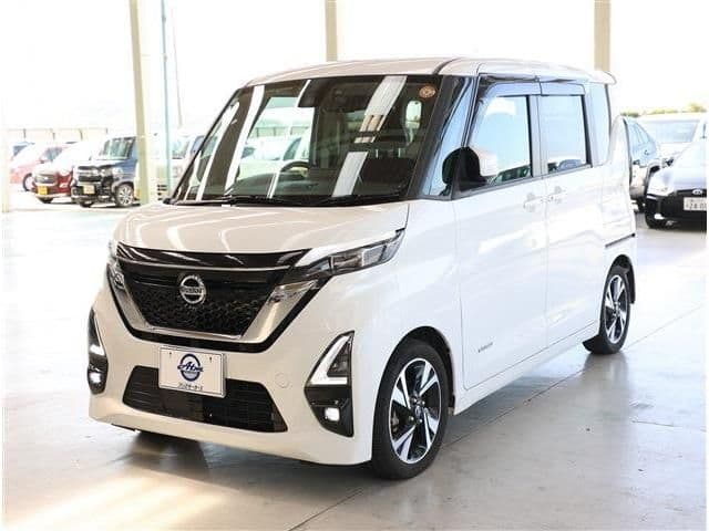NISSAN