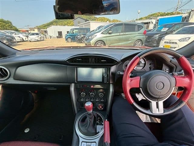 Car thumbnail 3