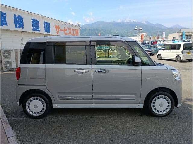 Car thumbnail 4