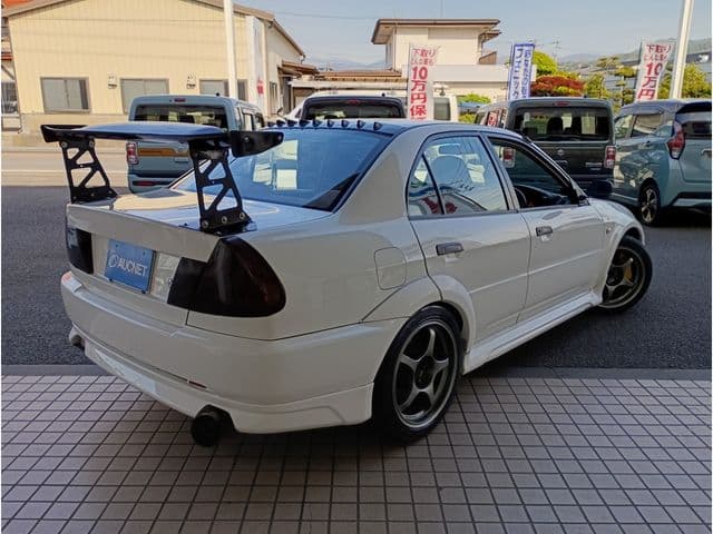 Car thumbnail 3