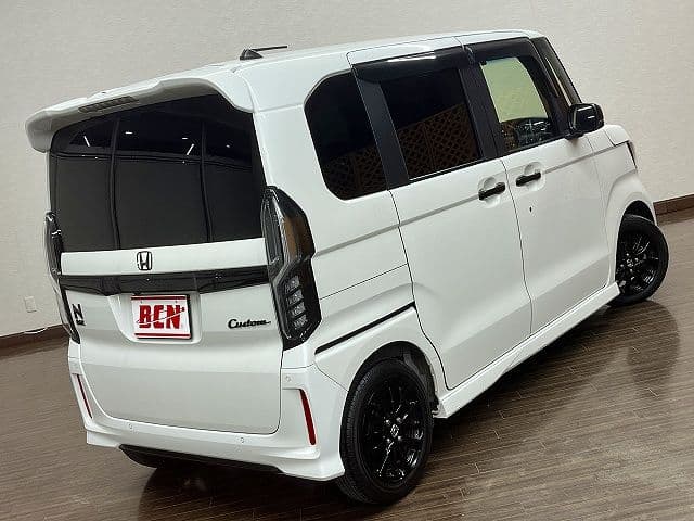 Car thumbnail 3