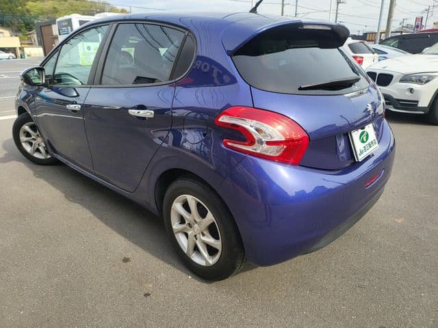 Car thumbnail 2