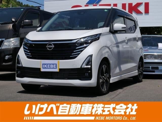 NISSAN