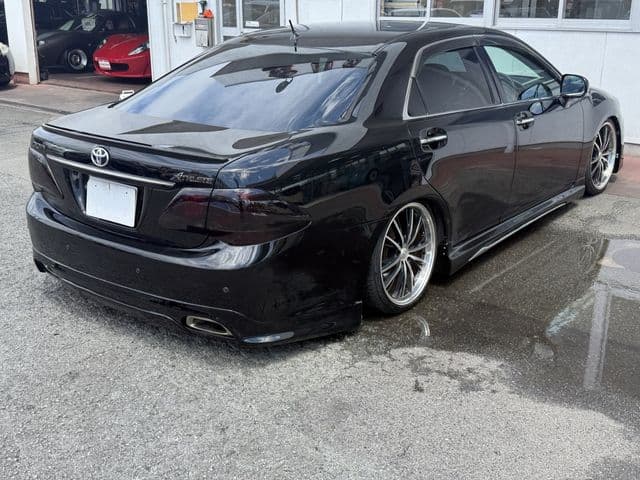 Car thumbnail 4