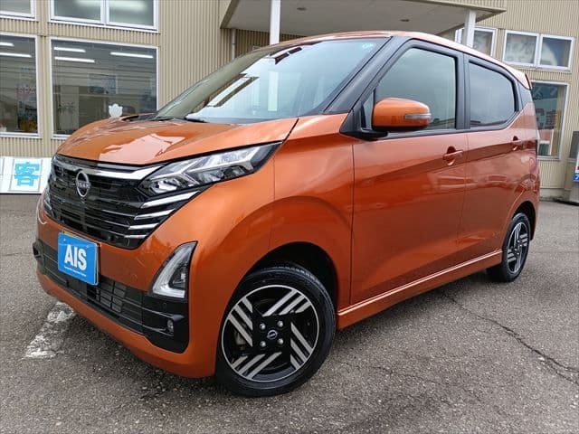 NISSAN