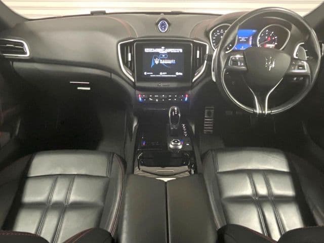 Car thumbnail 4