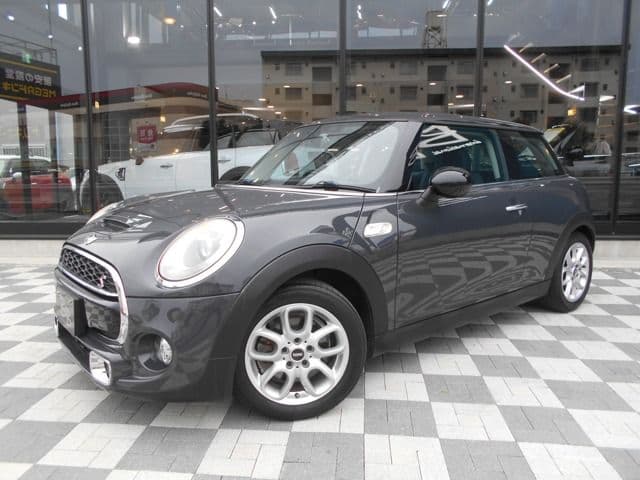 Car image 1