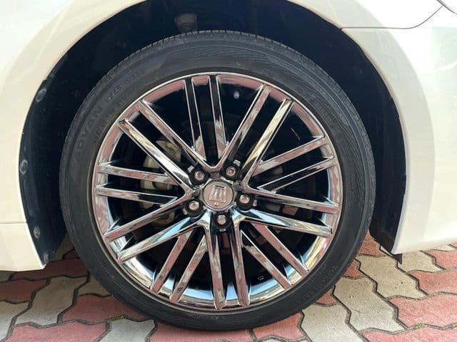 Car thumbnail 3