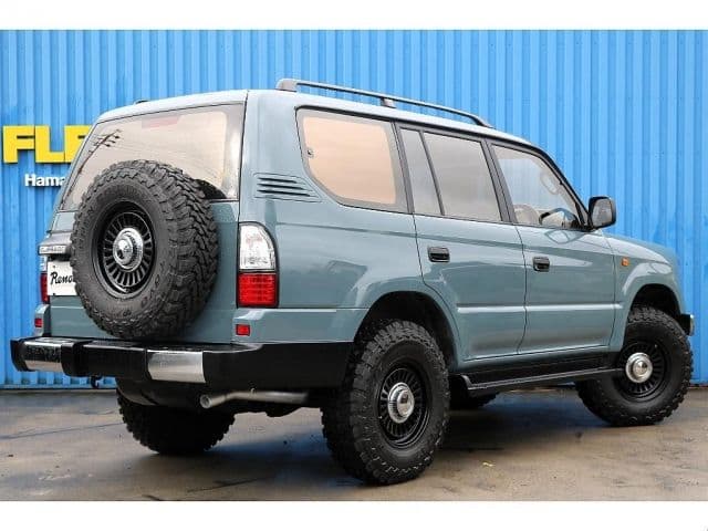 Car thumbnail 3