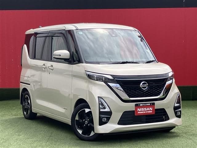 NISSAN