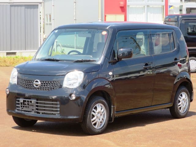 NISSAN