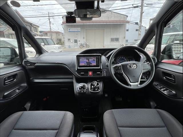 Car thumbnail 3