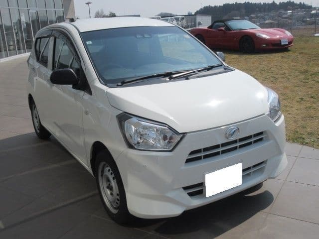 Car thumbnail 4