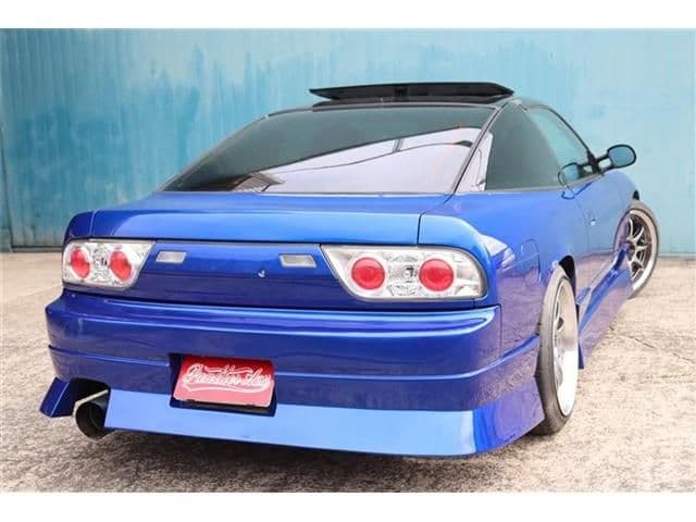 Car thumbnail 3