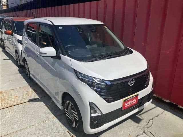 NISSAN