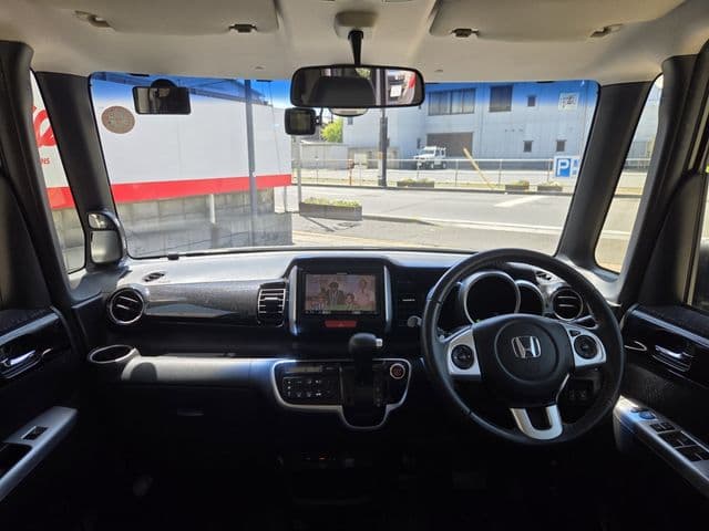 Car thumbnail 2