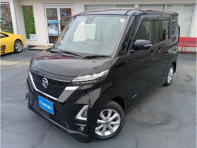 NISSAN