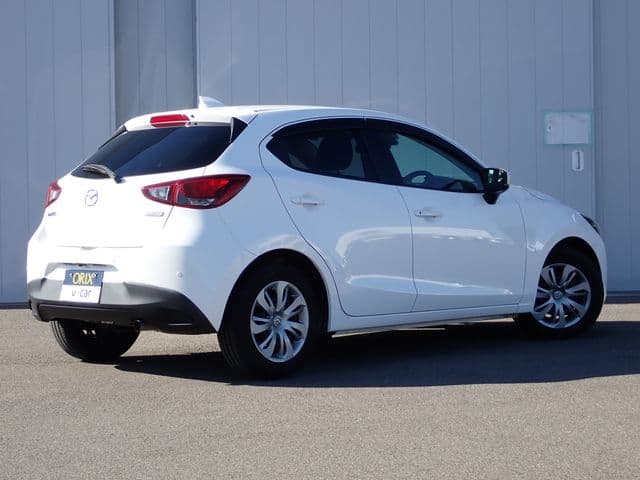 Car thumbnail 3