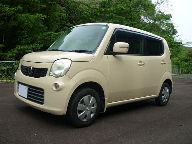 NISSAN
