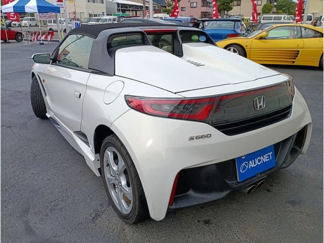 Car thumbnail 3
