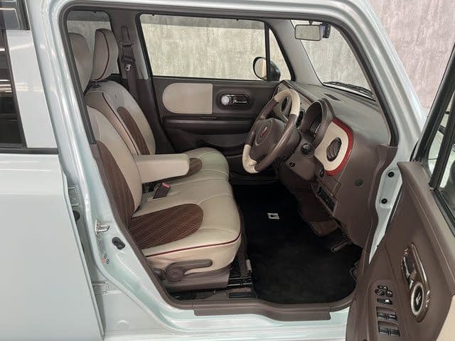Car thumbnail 4
