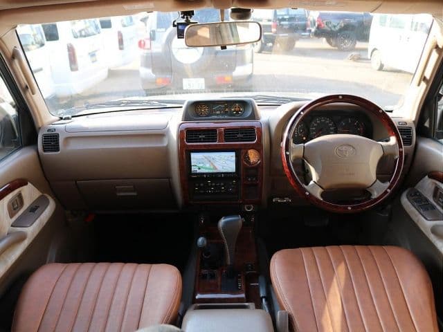Car thumbnail 3