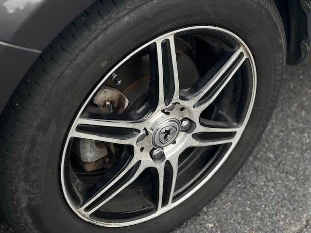 Car thumbnail 3