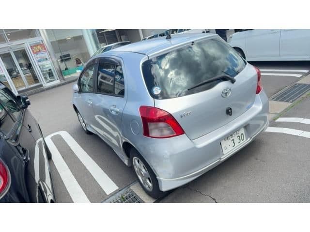 Car thumbnail 4