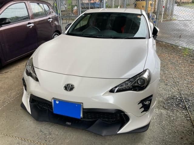 Car image 1