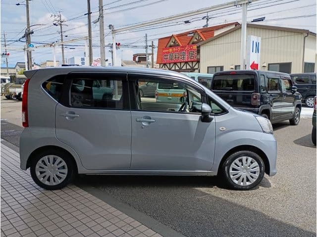 Car thumbnail 4