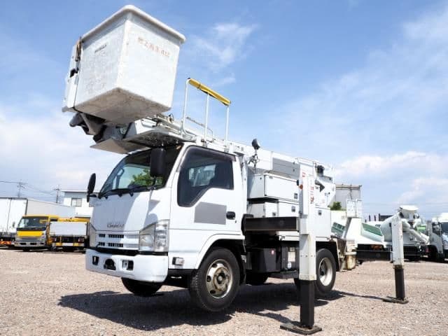 ISUZU