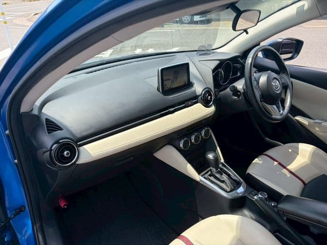 Car thumbnail 3